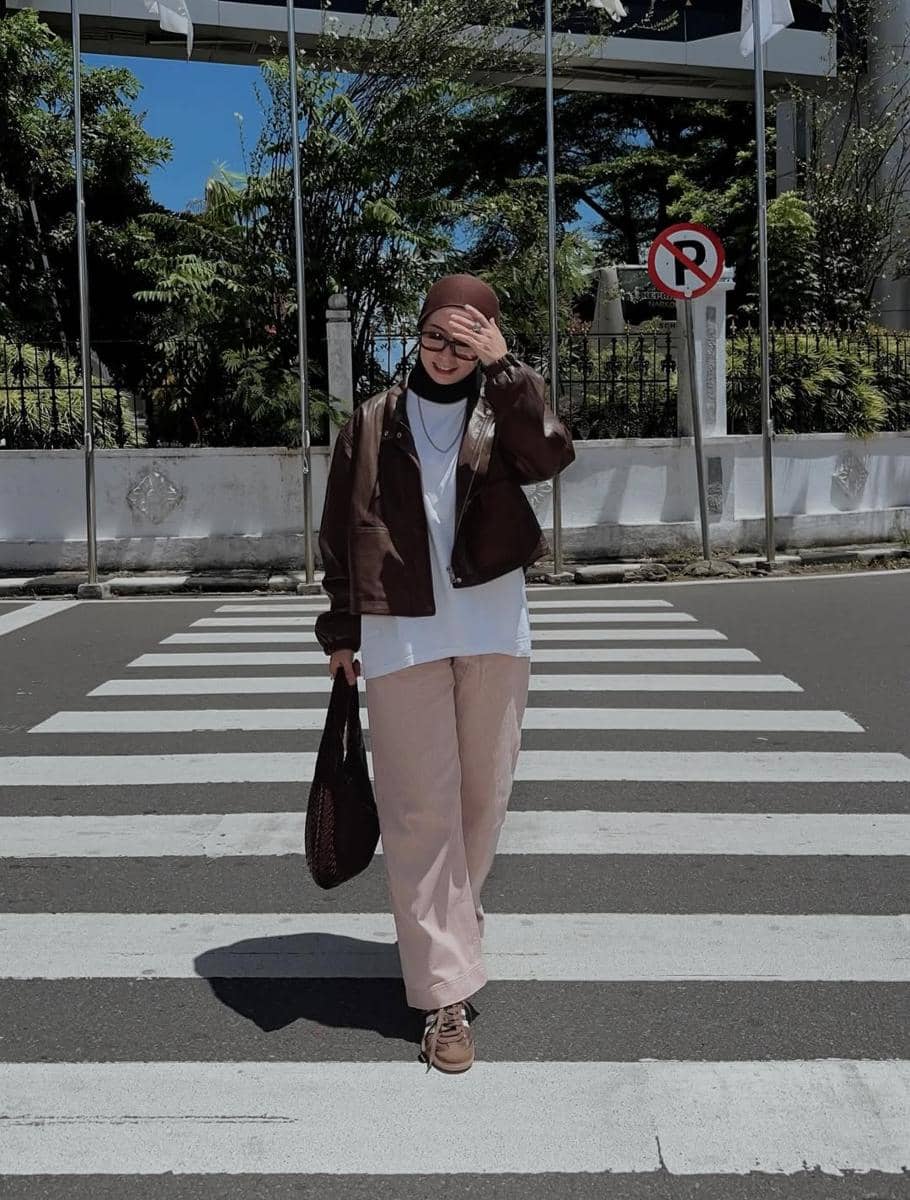 inspirasi outfit dengan sneakers ala Joyagh 