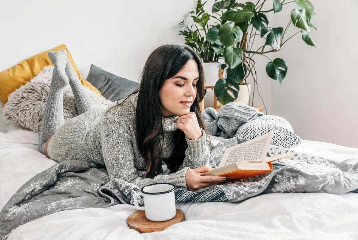 ilustrasi perempuan me time