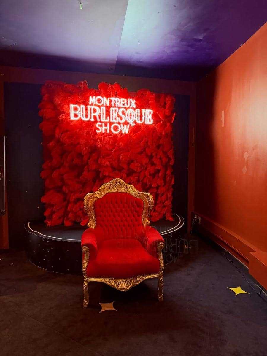 Nita Gunawan berkeliling Kota Montreux, Switzerland.