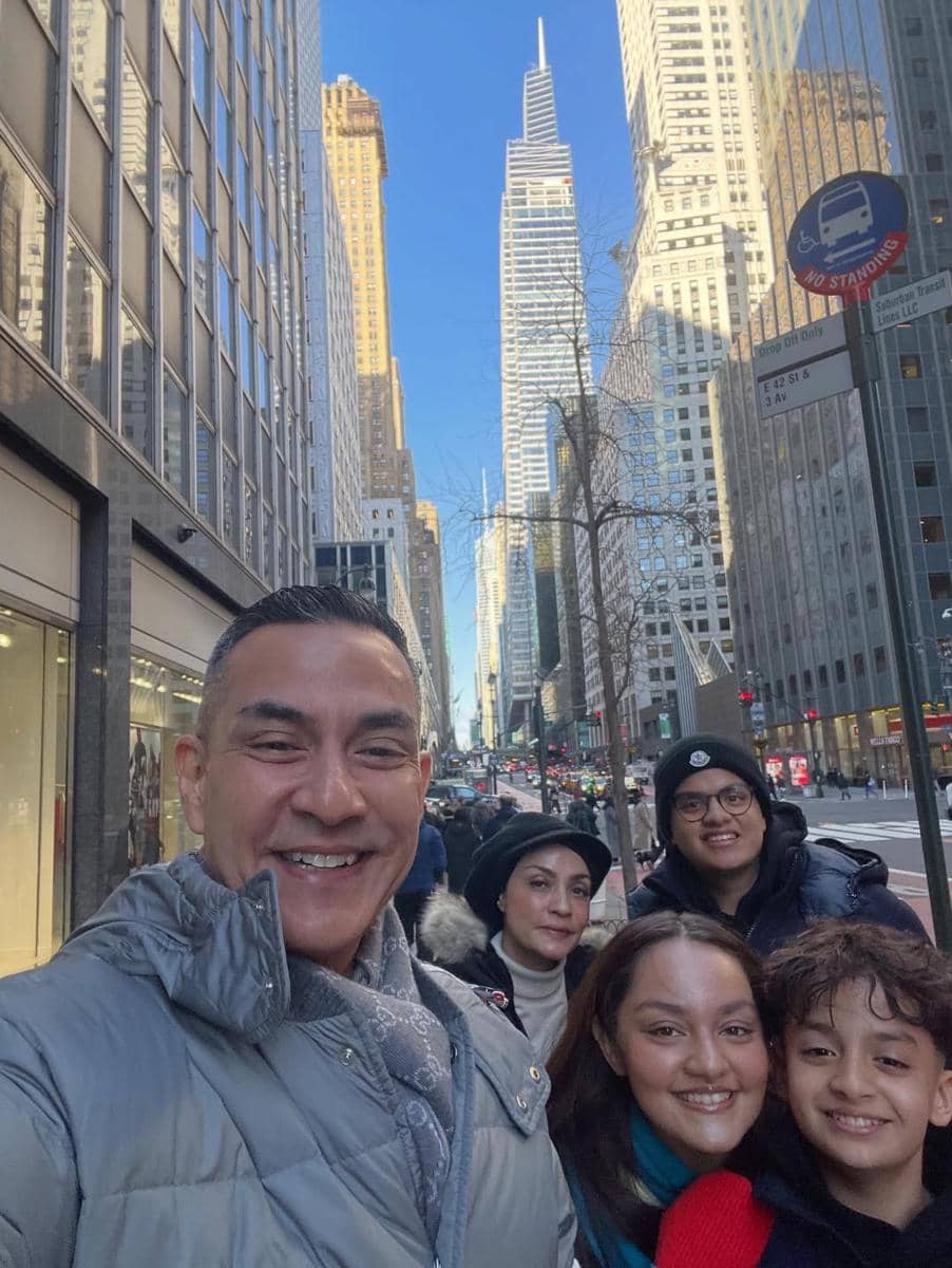 Keluarga Ferdy Hasan liburan akhir tahun di New York.