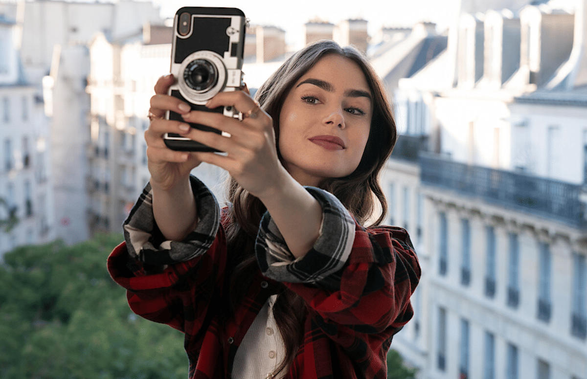 Emily in Paris Season 1