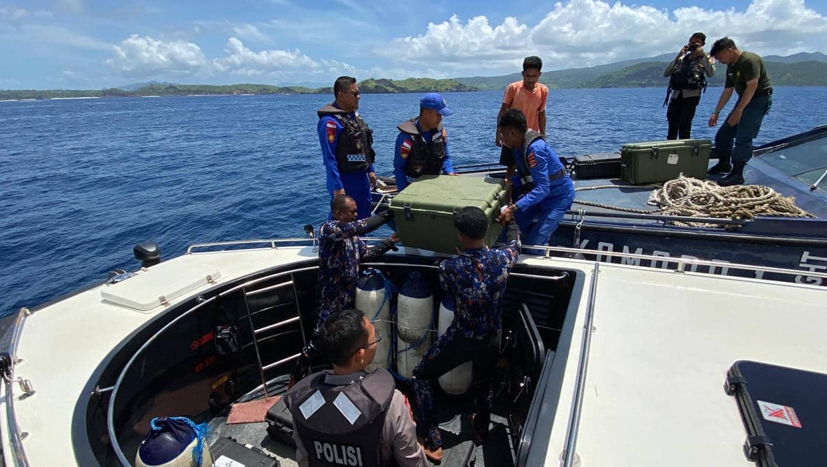Ditpolairud Polda NTT tambah dua unit underwater scooter dan dua unit sonar.