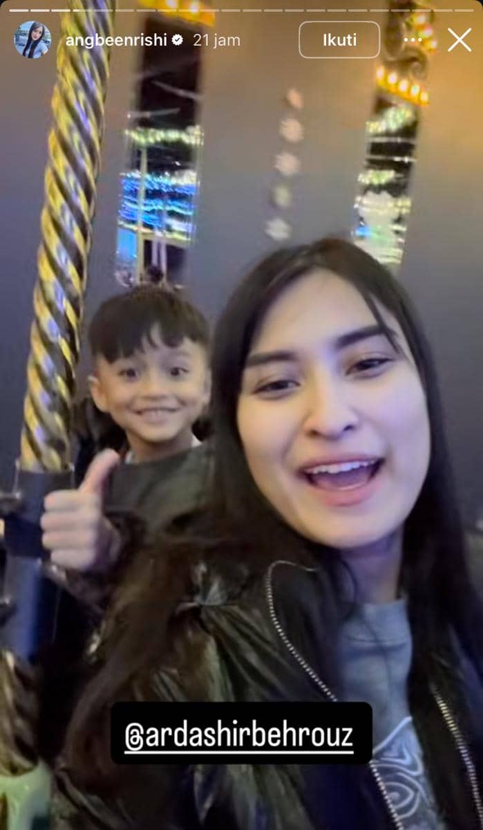 potret seleb single mom liburan bareng anak