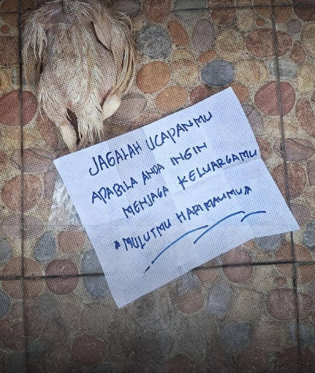 Teror, bangkai ayam, Banjir Sumatra