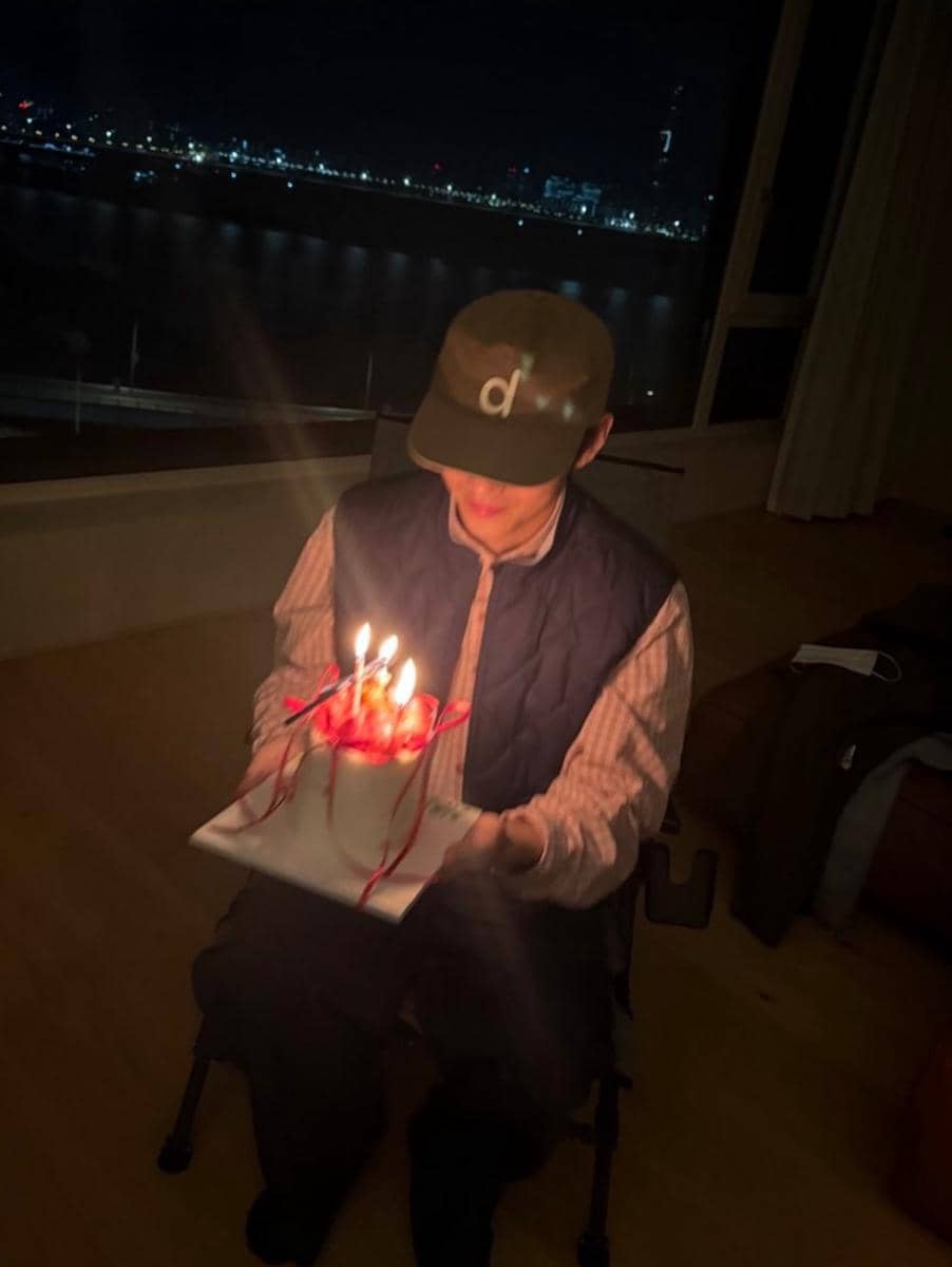 potret ulang tahun V BTS (instagram.com/thv)