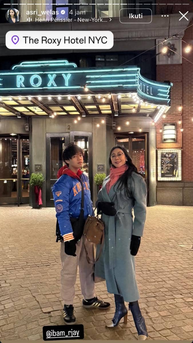 potret seleb single mom liburan bareng anak