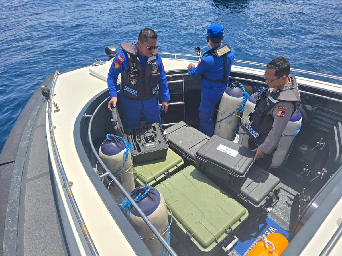 Ditpolairud Polda NTT tambah dua unit underwater scooter dan dua unit sonar.
