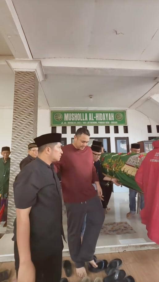 Pemakaman Ayah Gilang Dirga (instagram.com/irfanhakim75)