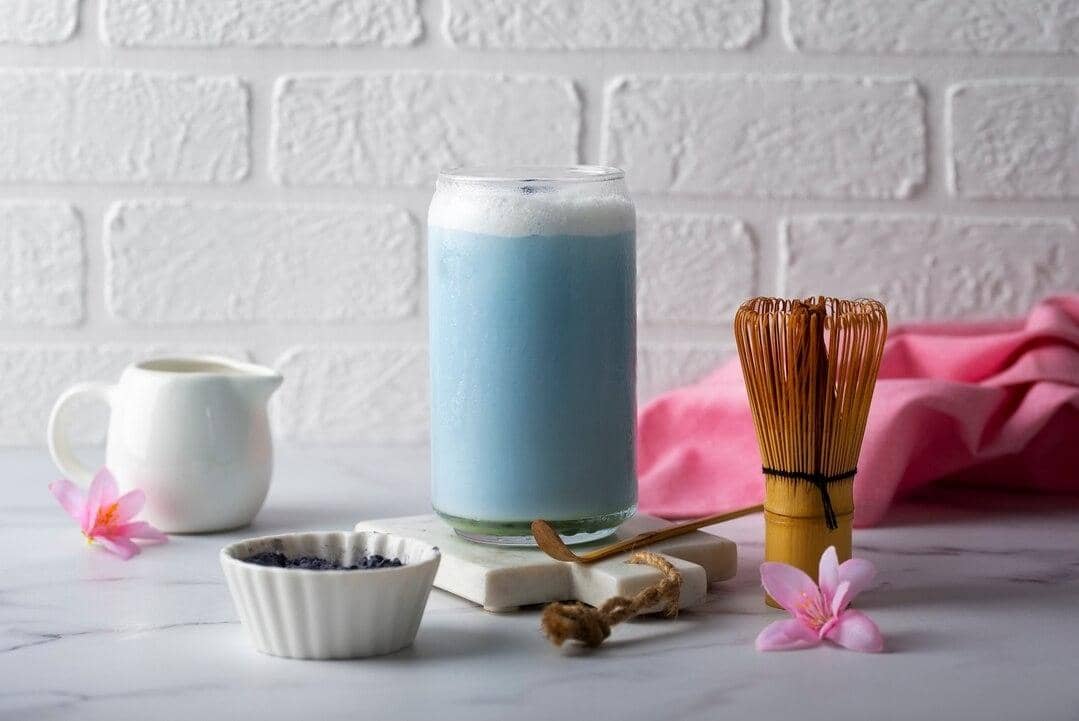 Ilustrasi resep blue matcha