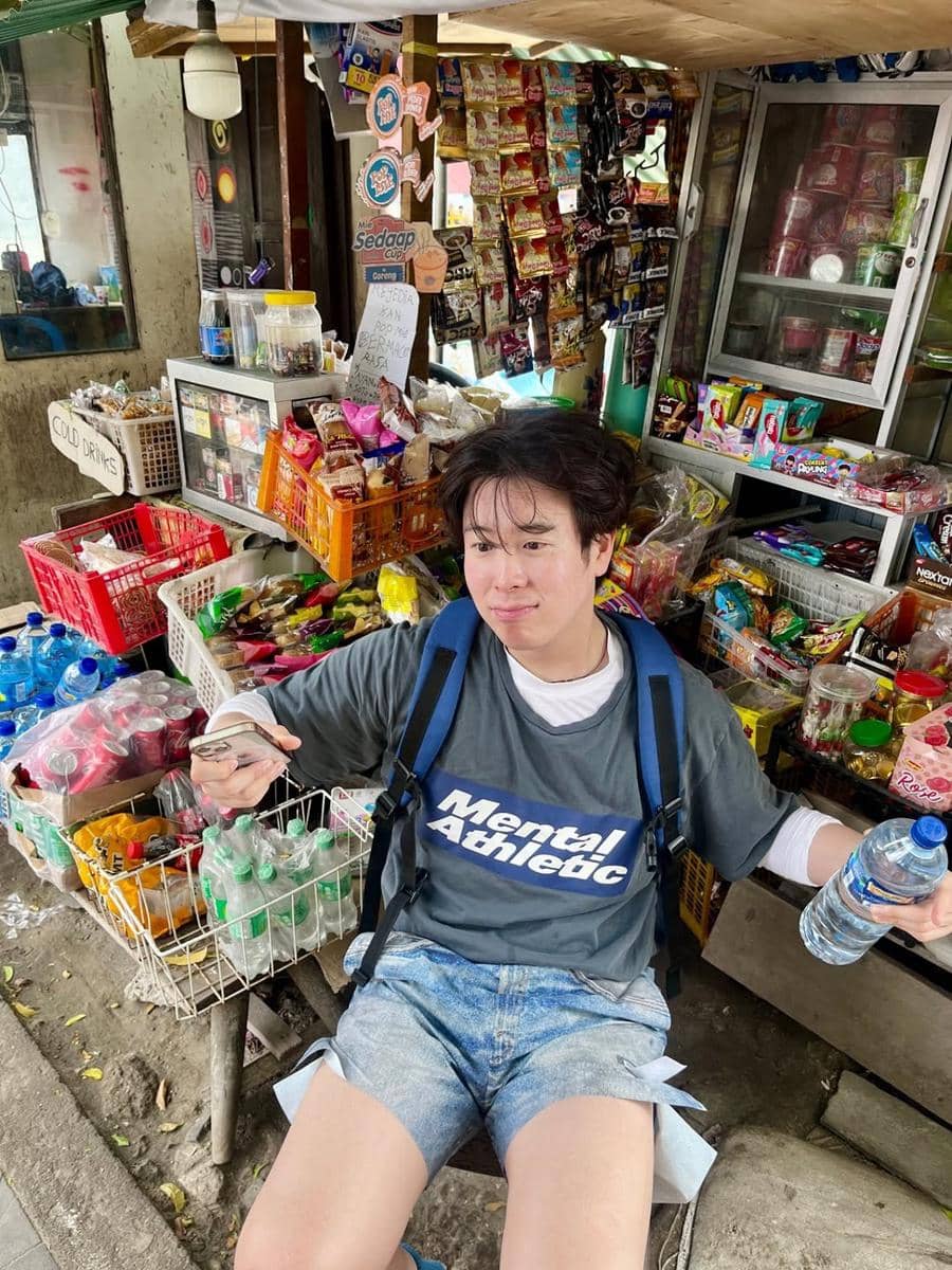 potret P.O Block B liburan di Gili Trawangan