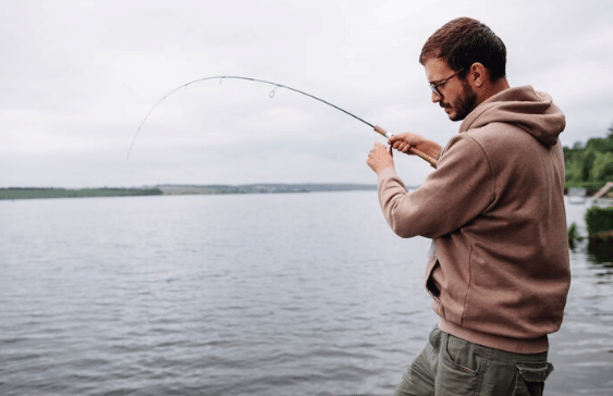 ilustrasi pria menjalankan hobi