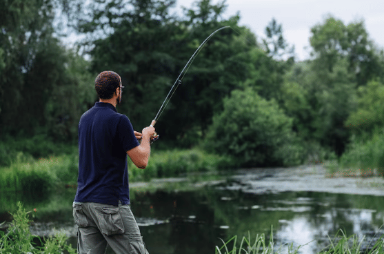 ilustrasi pria menjalankan hobi