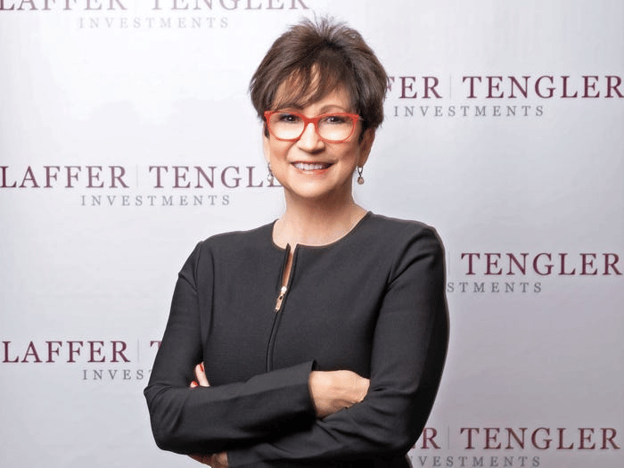 Warren Buffett Resmi Lepas Jabatan, Wall Street Soroti Warisannya