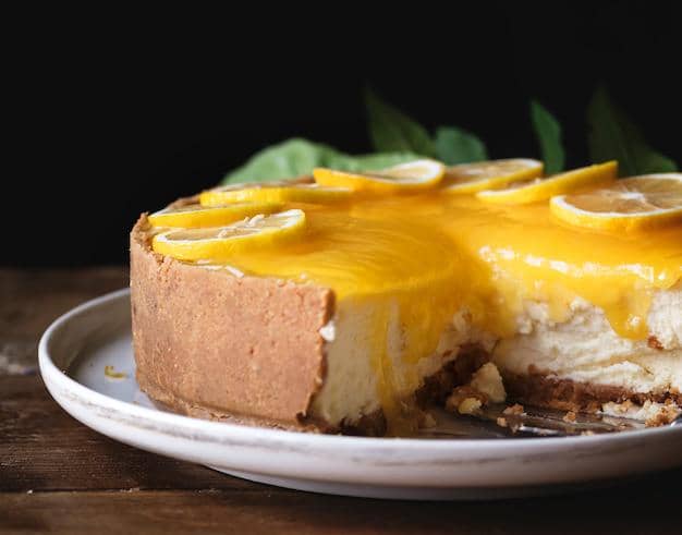 ilustrasi cheesecake nanas dan lemon