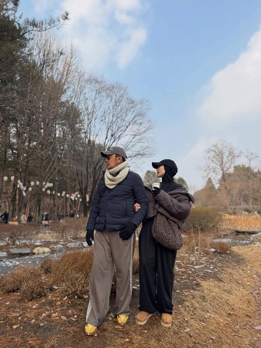 Keluarga Zaskia Adya Mecca jalan-jalan di Pulau Nami.