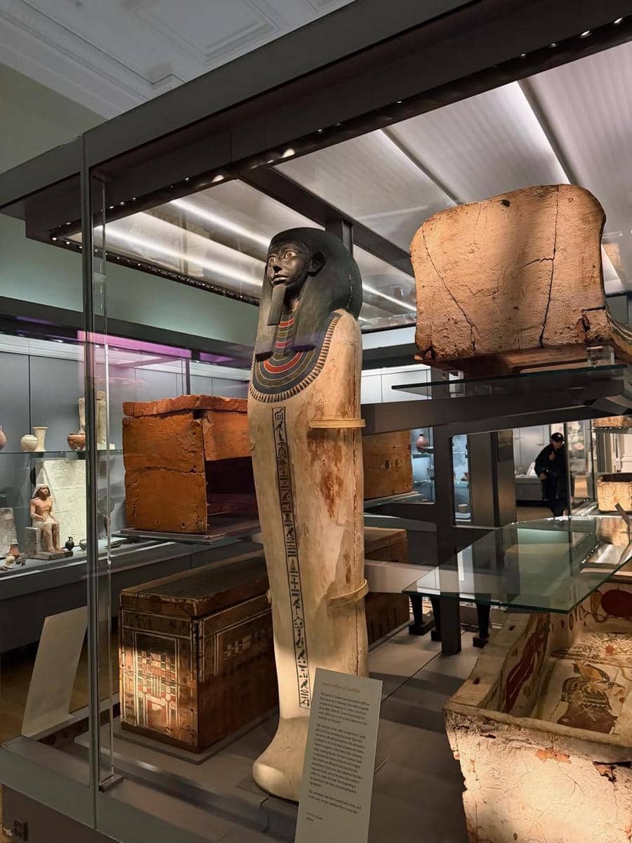 Ghea Youbi saat mengunjungi museum Fitzwilliam di Cambridge.