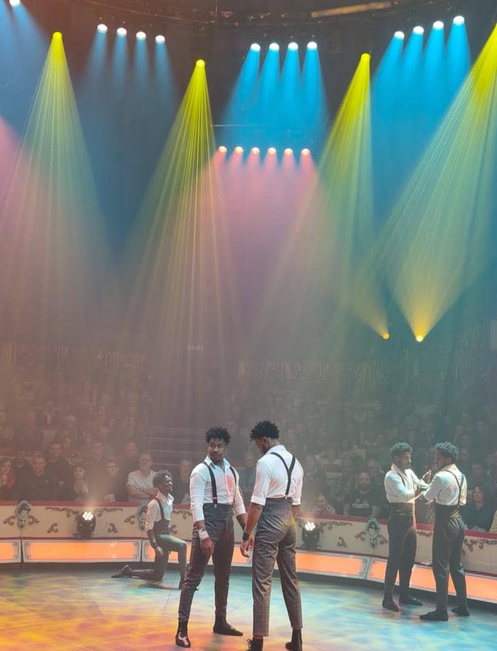 Shandy Aulia dan Claire nonton sirkus di Zurich.