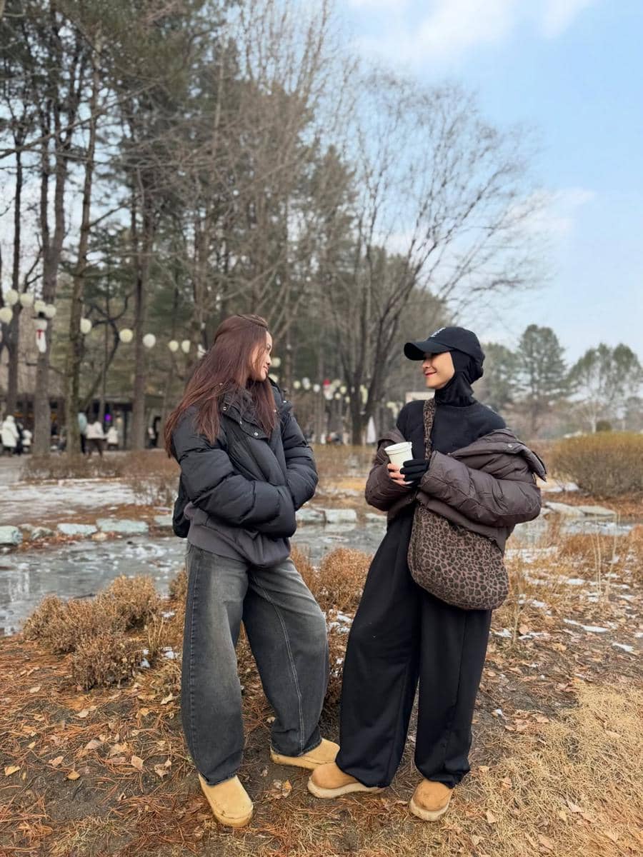 Keluarga Zaskia Adya Mecca jalan-jalan di Pulau Nami.