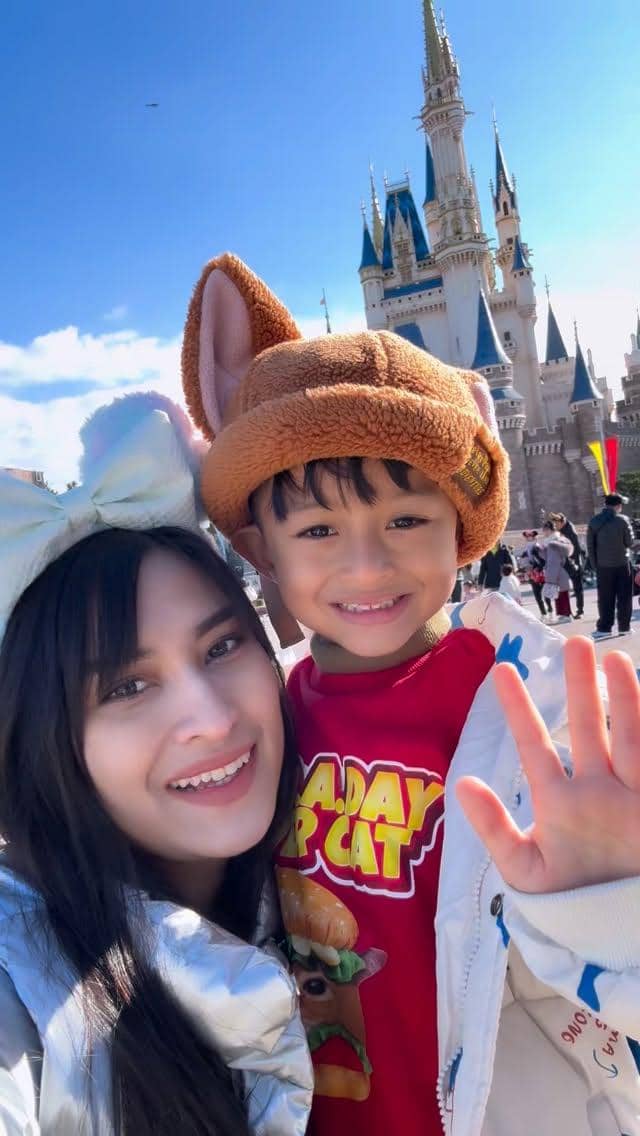 Angbeen Rishi ke Tokyo DisneySea.