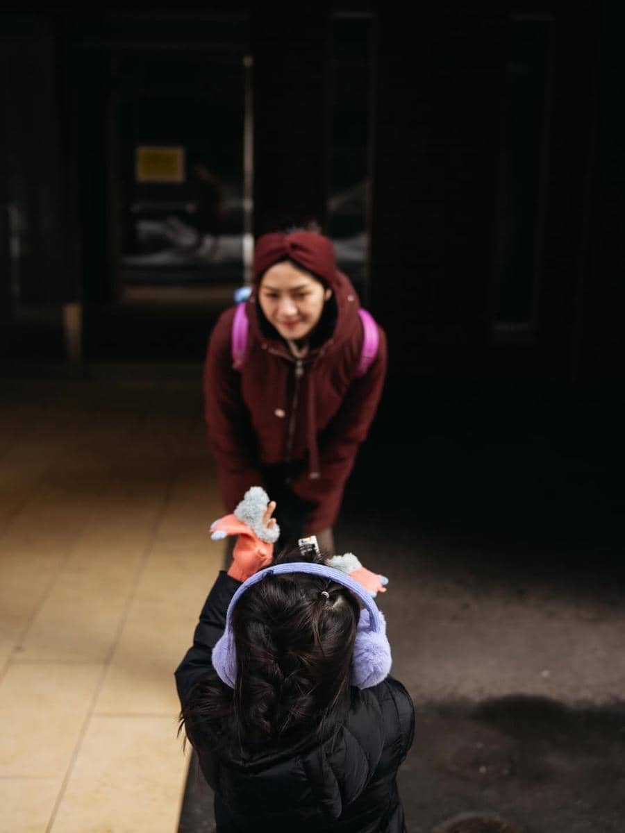 Surya Insomnia dan keluarga menikmati liburan di Sapporo.