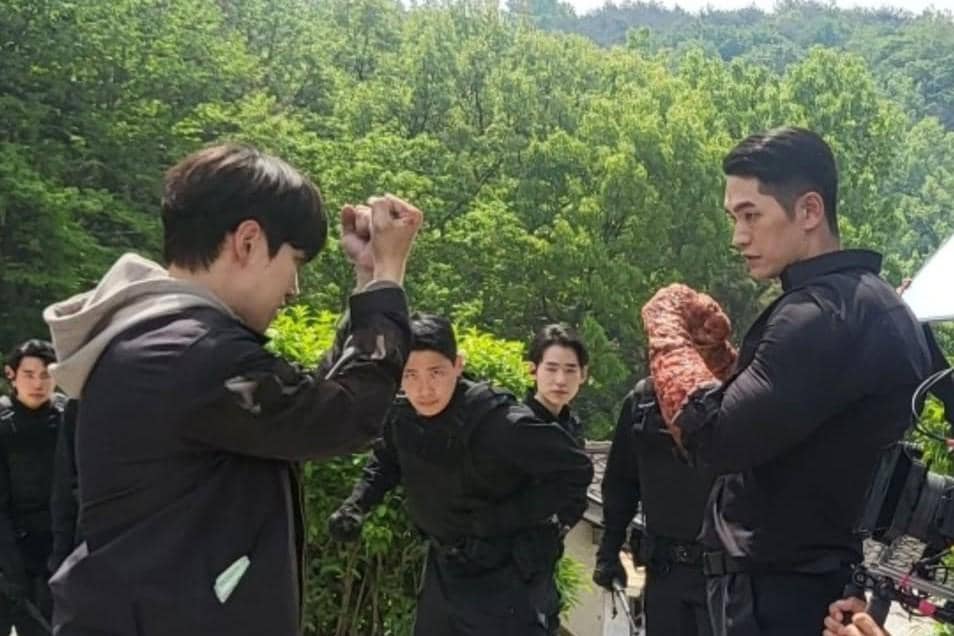 Lee Jun Ho dan Kang Sang Joon di balik layar Cashero