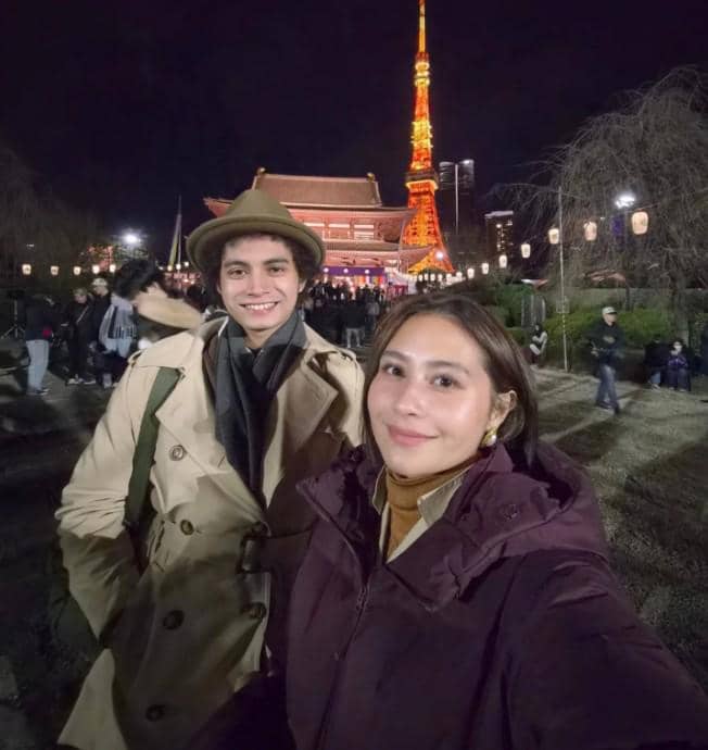 Prilly Latuconsina Tahun Baru 2026 di Kuil Zojoji Tokyo (instagram.com/prillylatuconsina96)