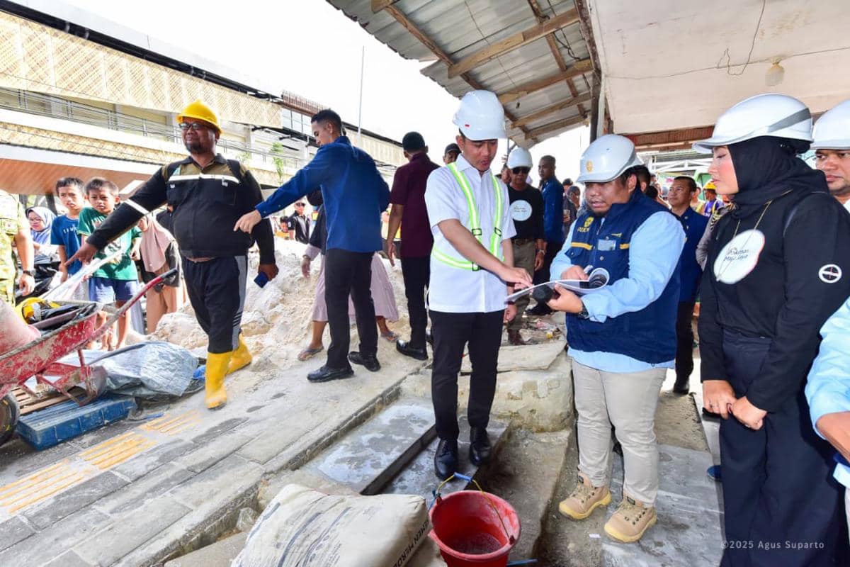 Wapers, Gibran Rakabuming saat kunjungi pasar Sepaku . Foto Humas OIKN 