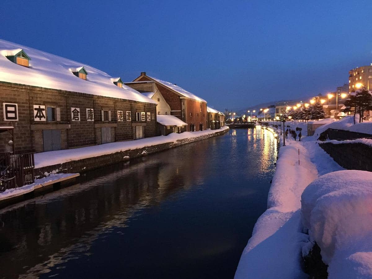 ilustrasi Otaru Snow Light Path