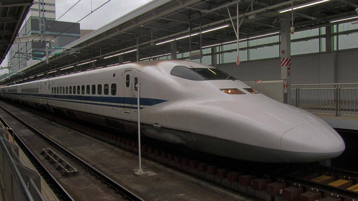 ilustrasi shinkansen