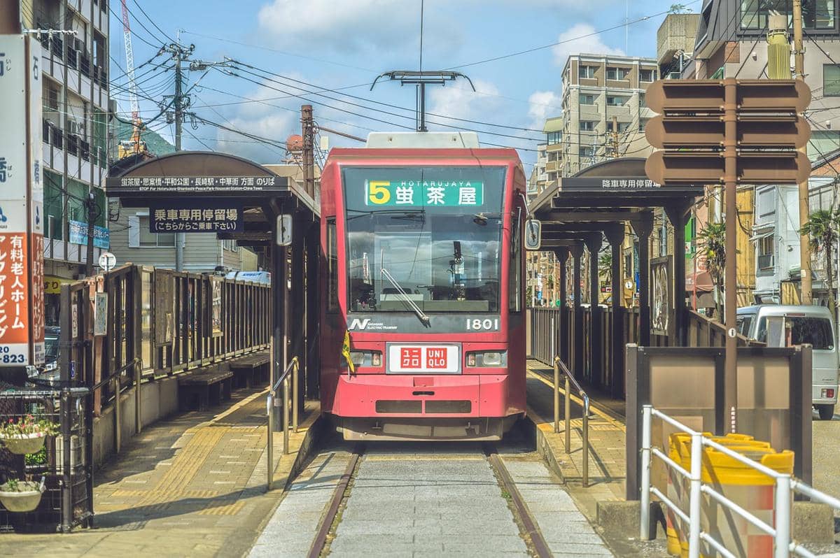 ilustrasi kereta di Jepang