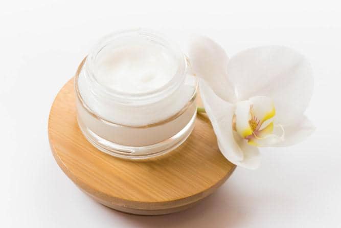 ilustrasi body cream wangi melati