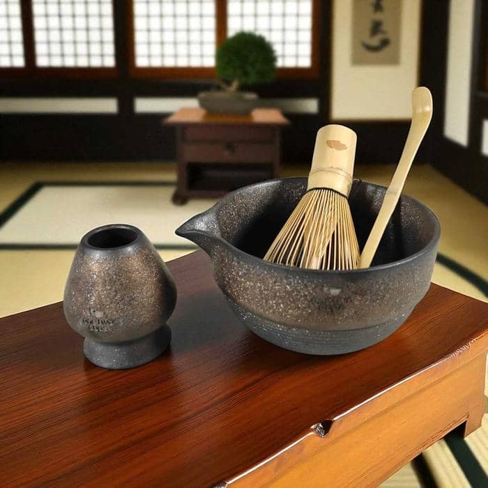 chasen atau pengaduk matcha