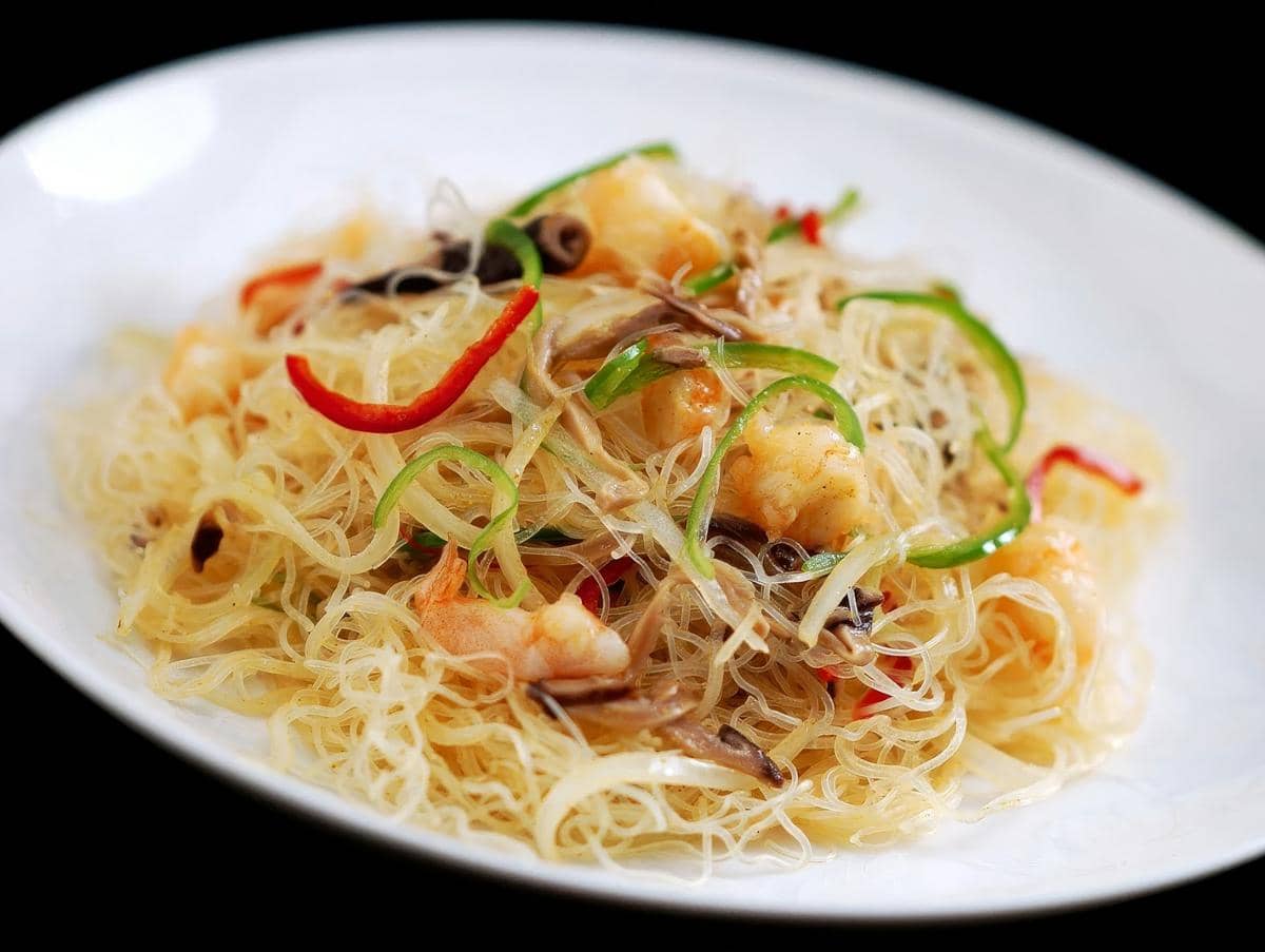 ilustrasi kreasi masakan bihun 