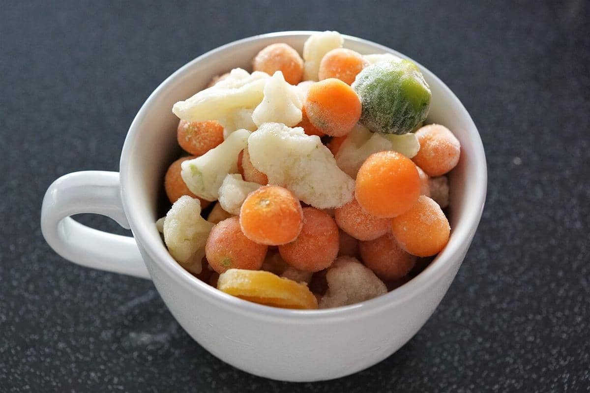 ilustrasi sayuran beku