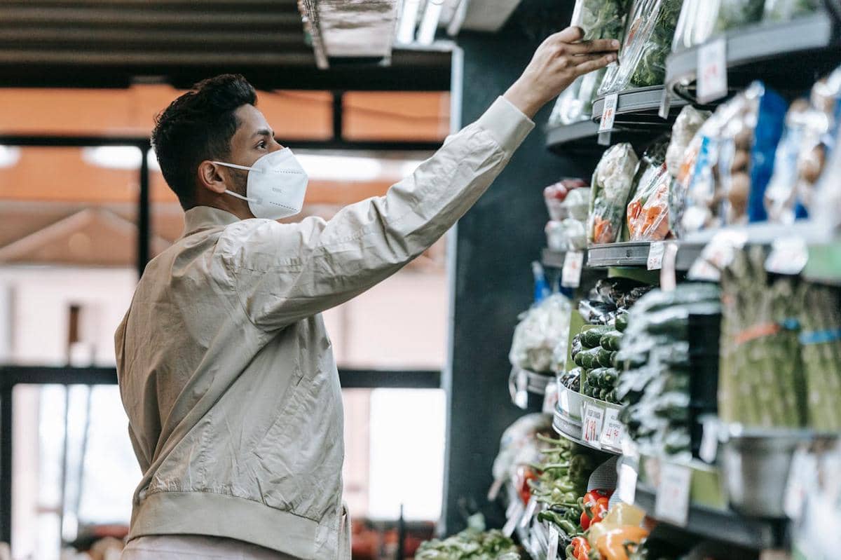 ilustrasi belanja di supermarket