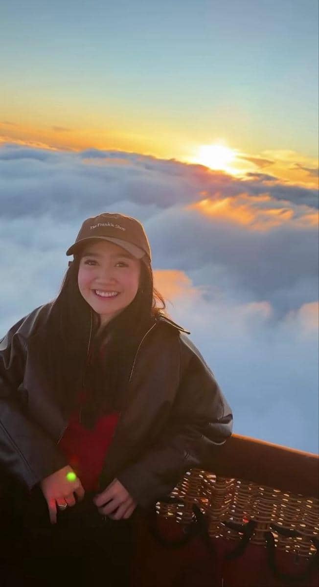 Febby Rastanty naik balon udara di Melbourne.