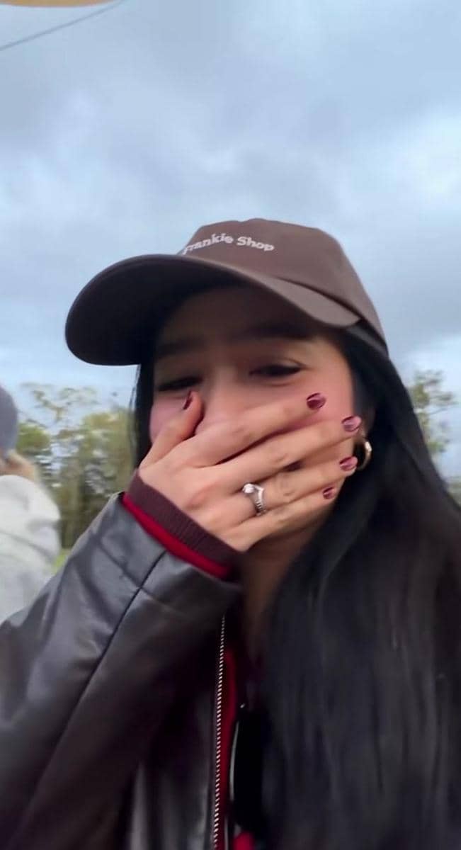 Febby Rastanty naik balon udara di Melbourne.