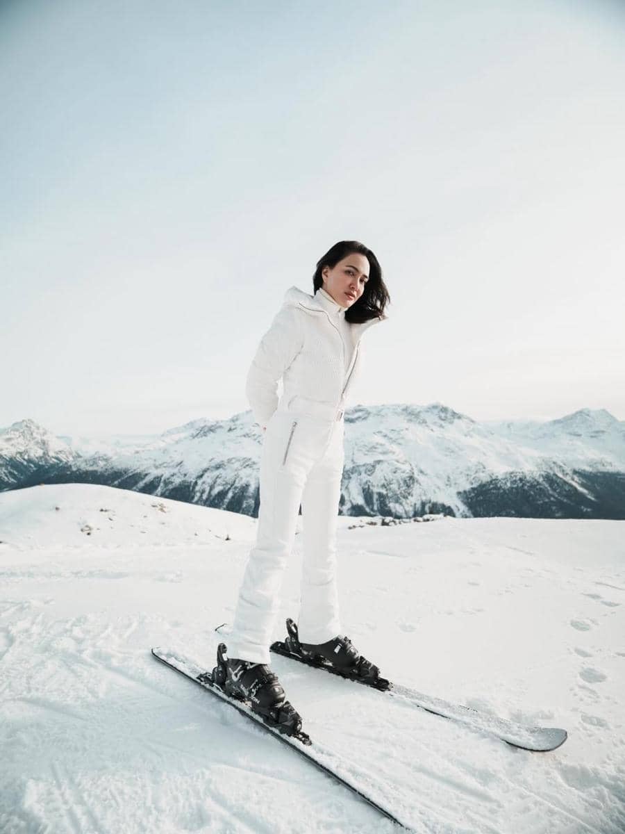 Shandy Aulia main ski di Swiss.