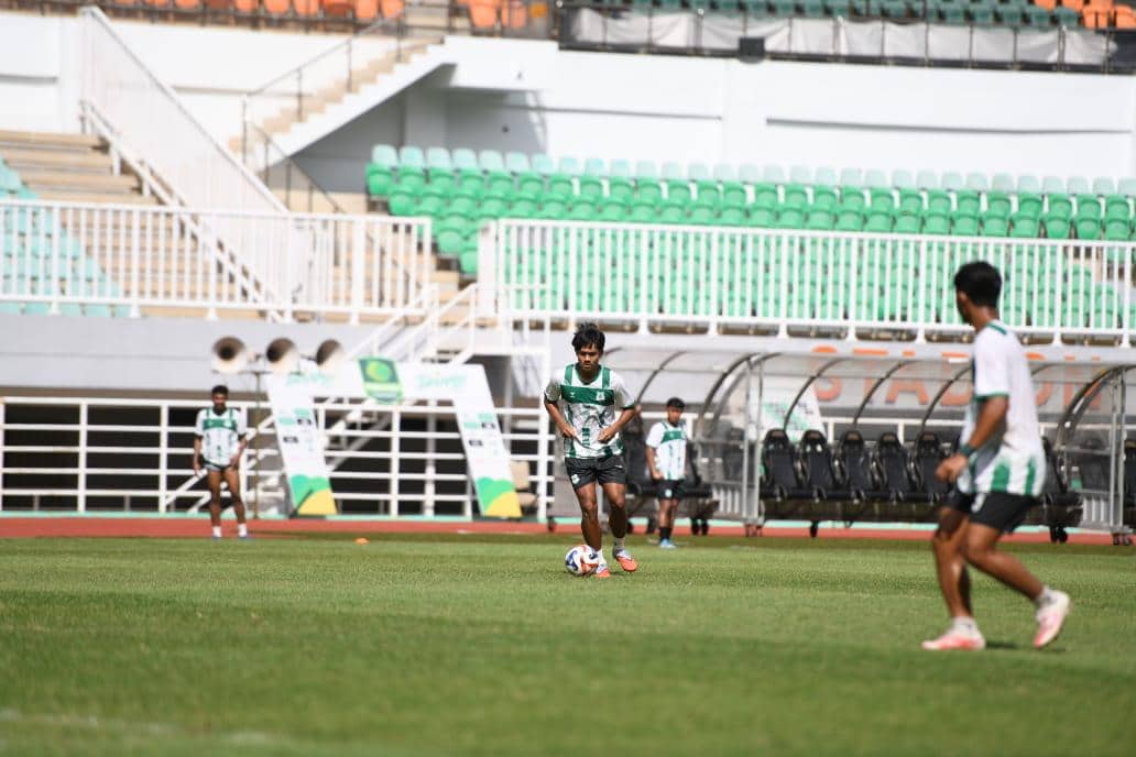 Skuat PSMS saat berlatih di Stadion Pakansari Bogor jelang laga kontra Persikad, Sabtu (3/1/2026) (dok.PSMS)