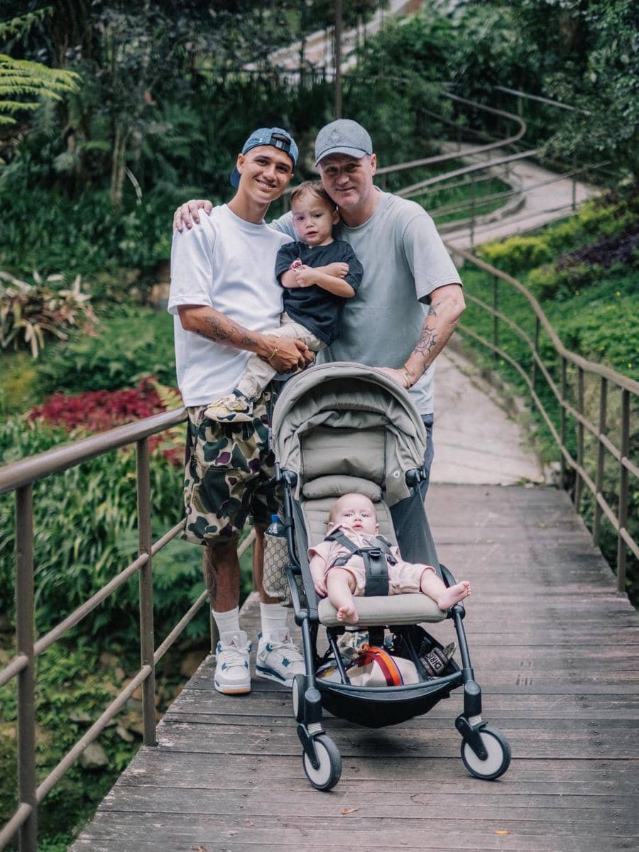 Eliano Reijnders dan keluarga