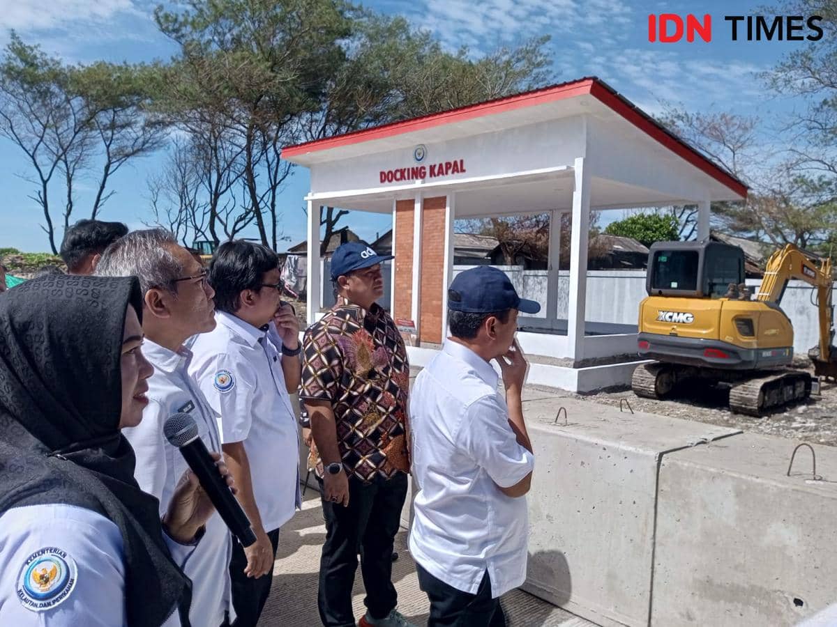 Menteri KKP Wahyu Sakti Trenggono tinjau KNMP di Bantul.