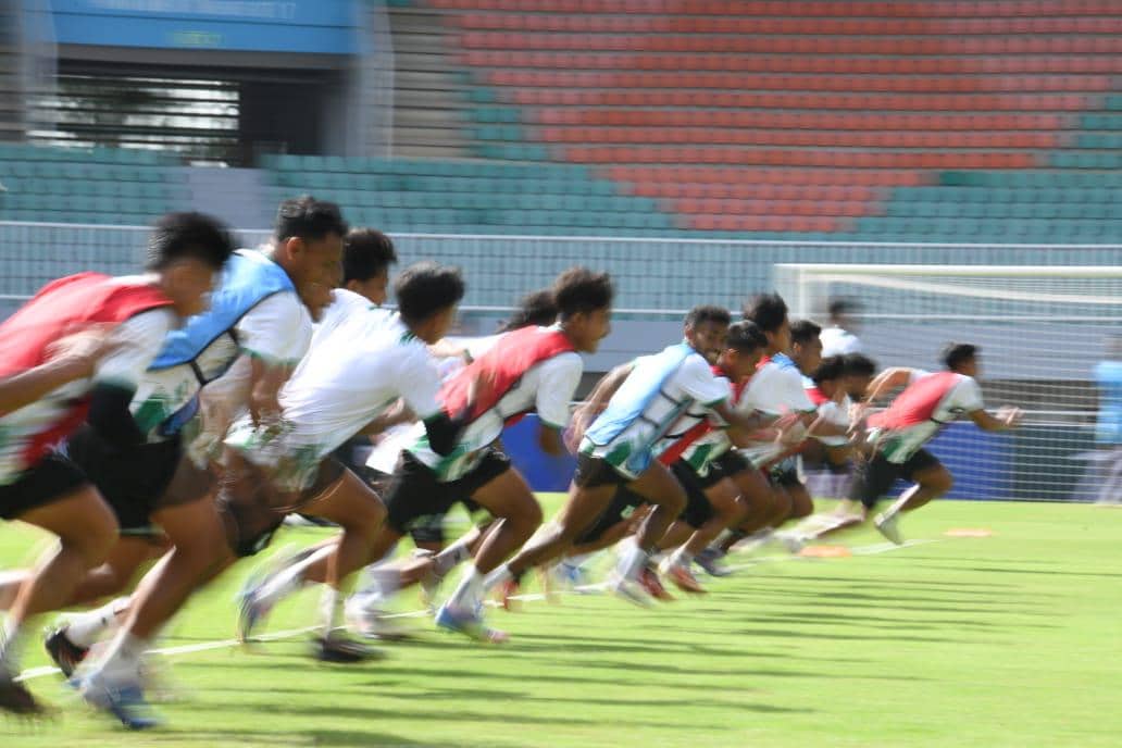 Skuat PSMS saat berlatih di Stadion Pakansari Bogor jelang laga kontra Persikad, Sabtu (3/1/2026) (dok.PSMS)