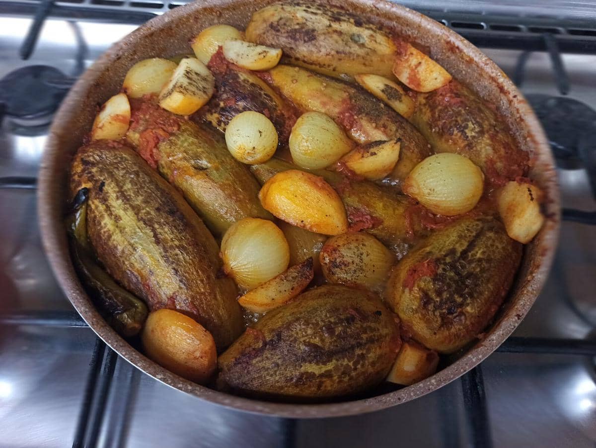 ilustrasi memasak mahshi