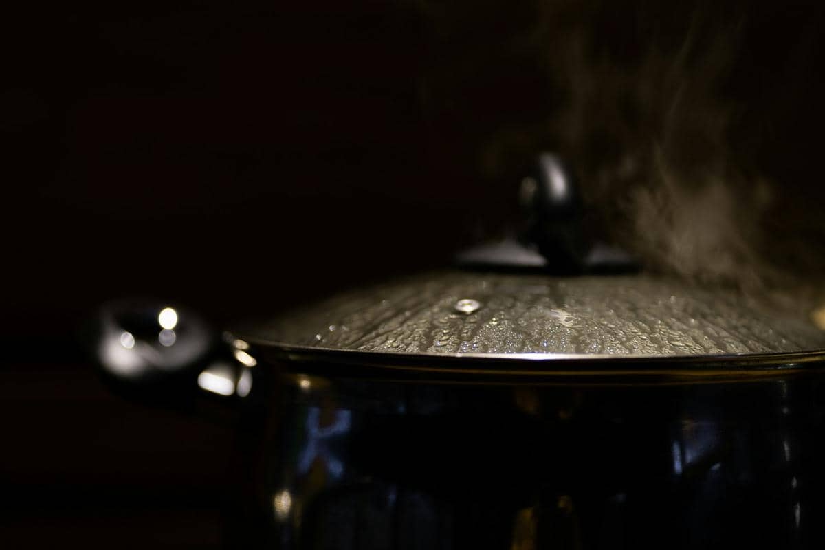 ilustrasi sedang mengukus