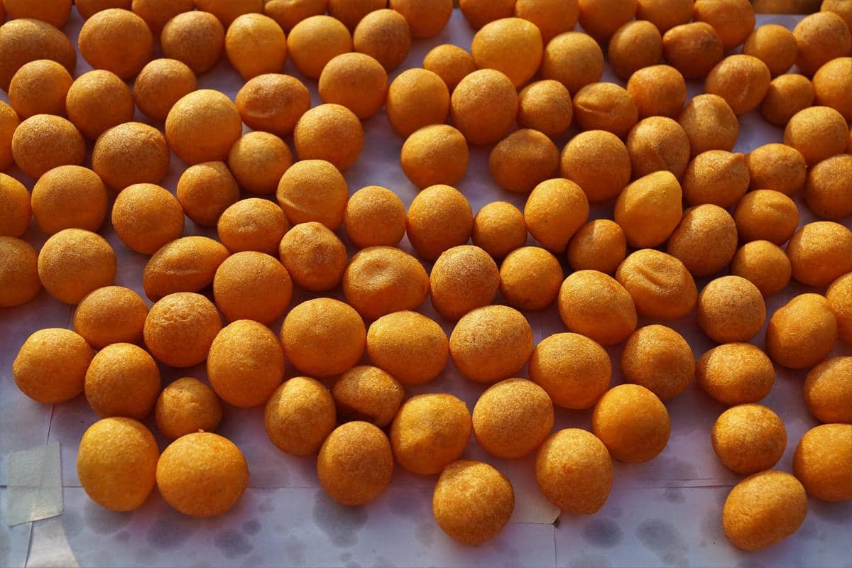 ilustrasi bola-bola ubi