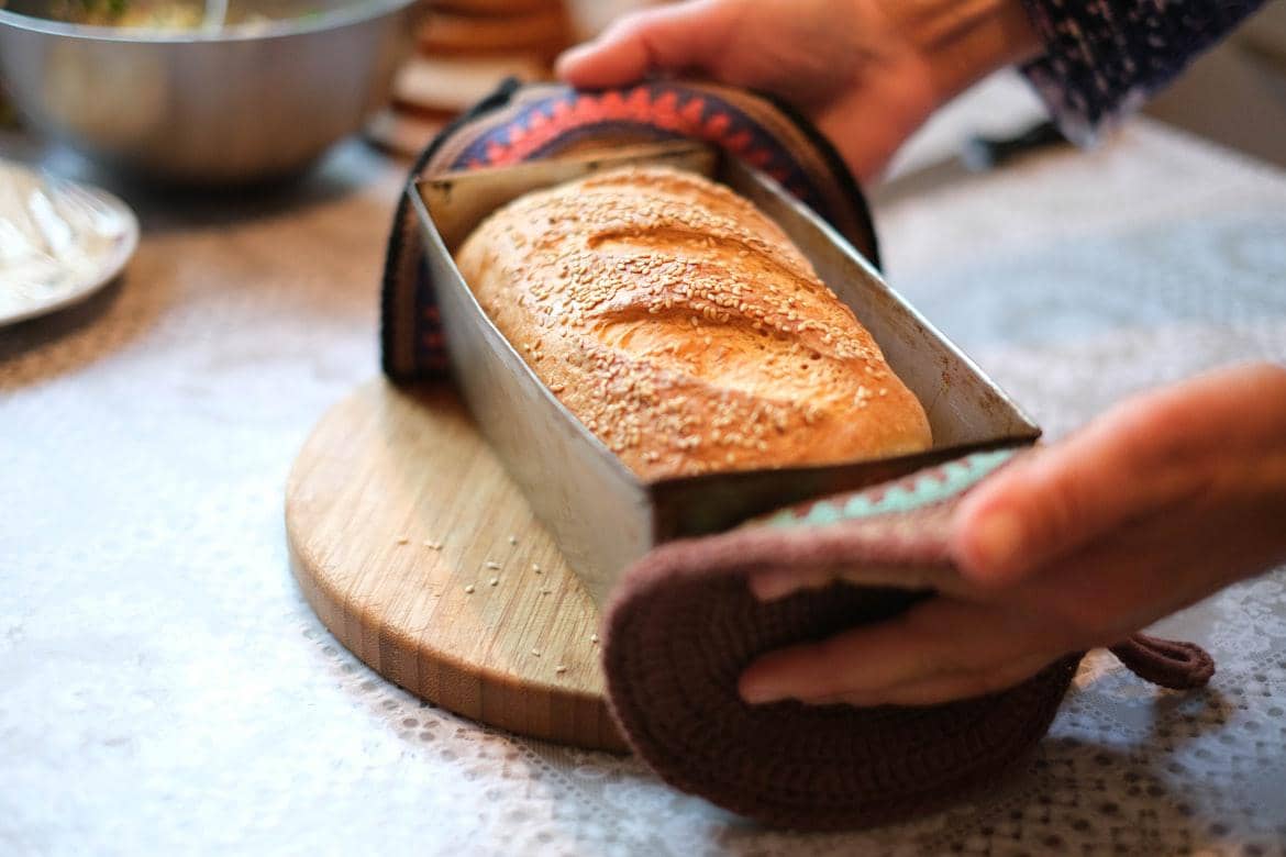ilustrasi roti fresh dari oven