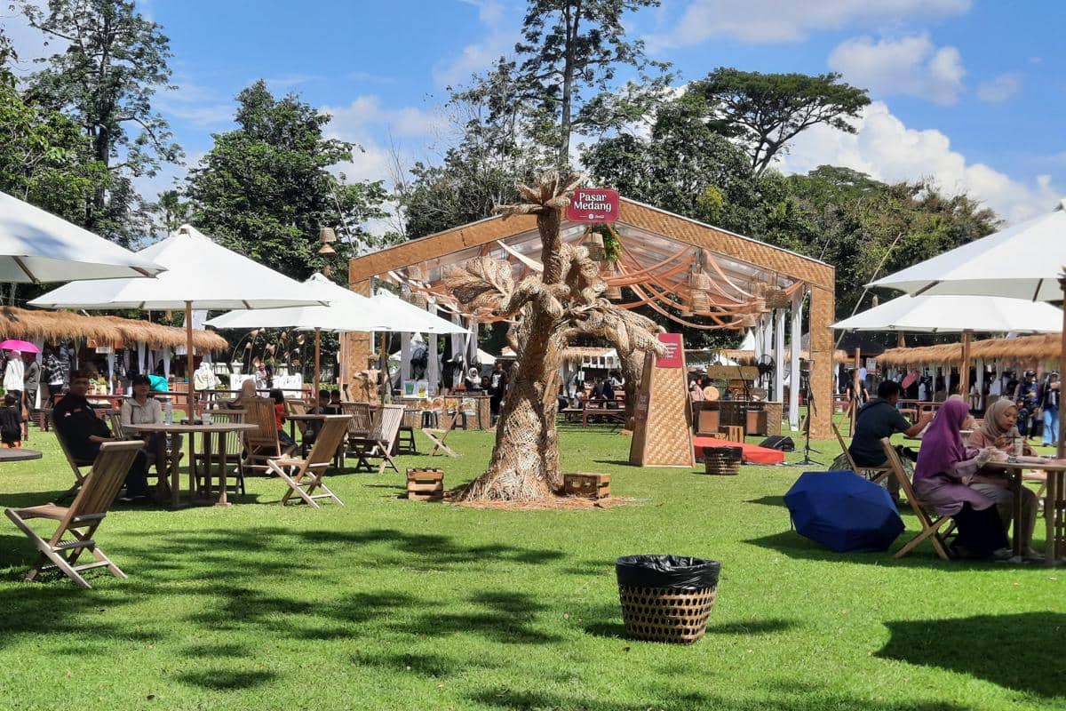 Pasar Medang di Kompleks Candi Prambanan, Yogyakarta