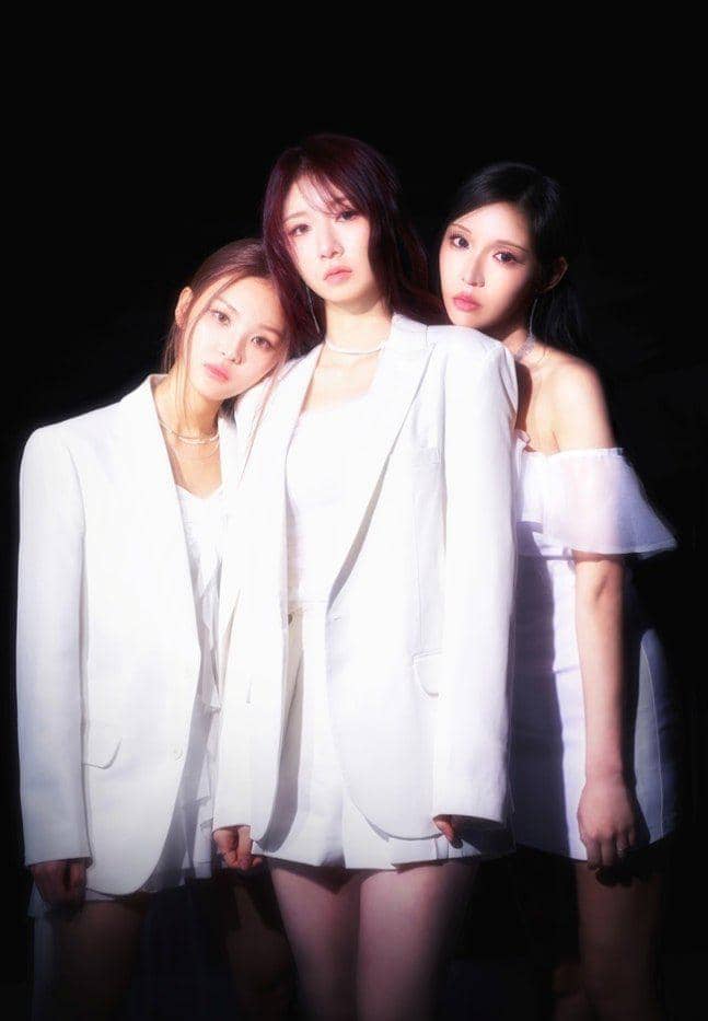 Potret Sangah Chowon Juhyeon LIGHTSUM