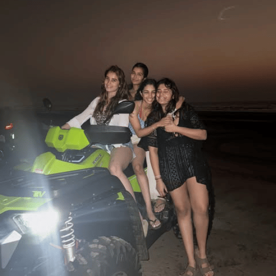 Rasha Thadani dan sahabat