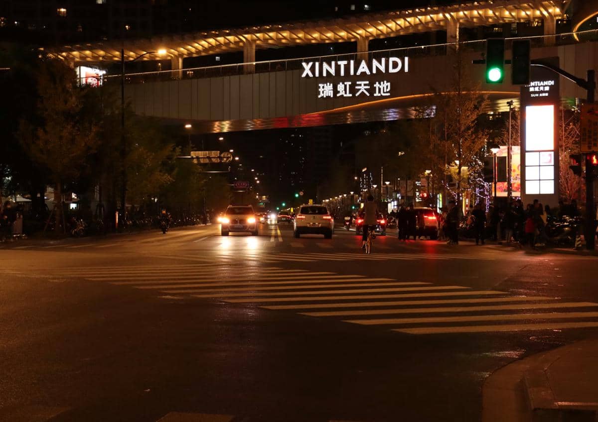 Xintiandi Shanghai pada malam hari